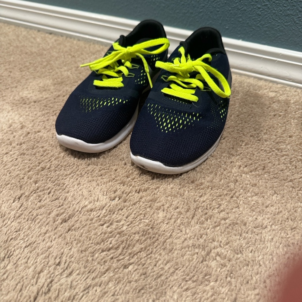 Nike Free RN Youth Size 4.5Y  Navy and Neon Green Sneakers